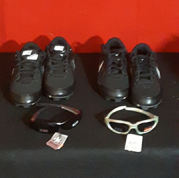 Nike - Picture 2 of 6